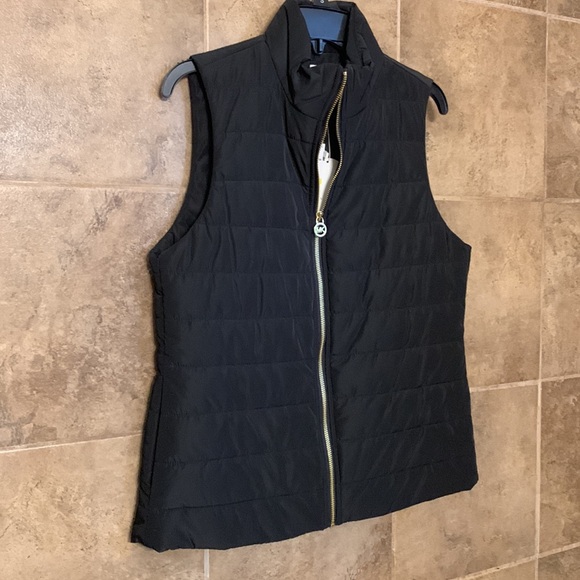Michael Kors Puffer Vest size Medium NWT - Picture 2 of 5